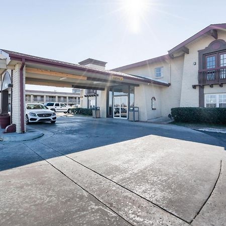 Oyo Hotel Tulsa N Sheridan Rd & Airport Dış mekan fotoğraf